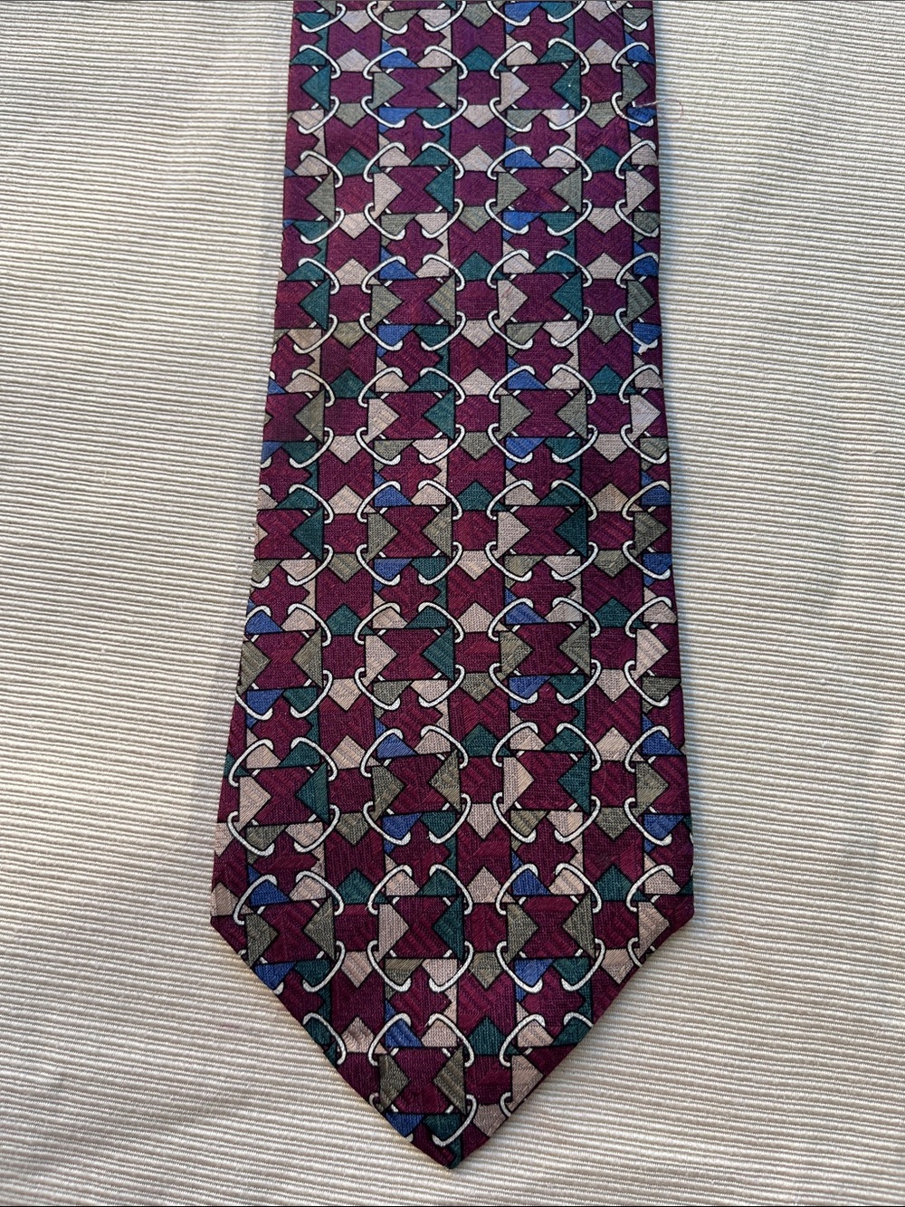 Robert Stock Silk Classic Geometric multicolor Men's Tie goes with all colors